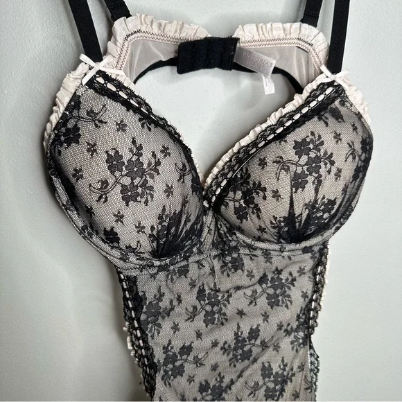 Victoria's Secret Sexy Maid Lingerie - Picture 4 of 11